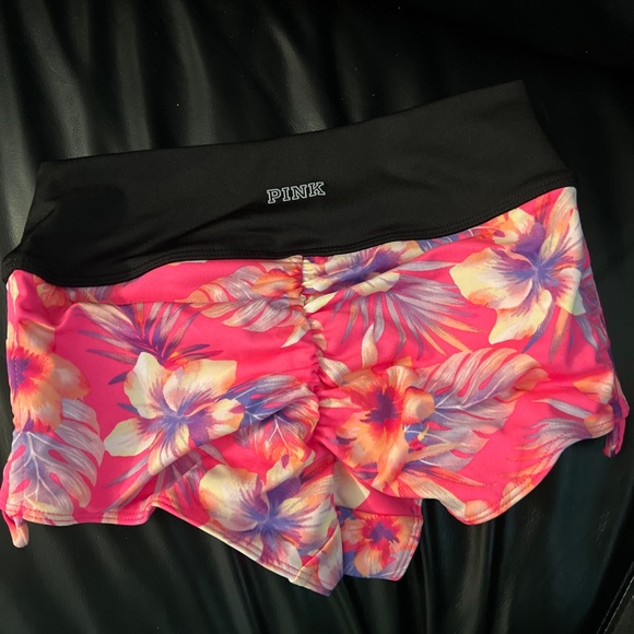 NWT Victoria's Secret PINK Gym to Swim Ruched Shortie shorts Hawaiian floral XS - Picture 6 of 7